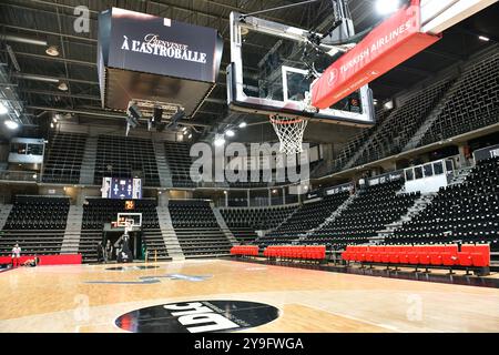 Villeurbanne, France. 10 octobre 2024. Vue générale du site de l'Astroballe lors du match de basket-ball de Turkish Airlines EuroLeague entre LDLC ASVEL et Virtus Segafredo Bologne le 10 octobre 2024 à l'Astroballe à Villeurbanne, France - photo Cyril lestage/DPPI crédit : DPPI Media/Alamy Live News Banque D'Images