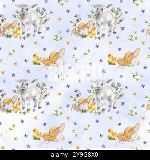 Motif sans couture floral aquarelle avec agneau de Pâques et oeufs isolés sur bleu. Bleu printemps, fleurs jaunes avec des bébés animaux dessinés à la main pour Pâques Banque D'Images