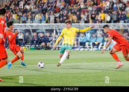 Adelaide Oval, Adélaïde, Australie 10 octobre 2024, International, qualification pour la Coupe du monde, AFC Australia vs China PR, Socceroo ; Jordan BOS lance un long tir au but contre China PR à Adélaïde OVAL Credit ; Mark Willoughby/ALAMY Live News Banque D'Images