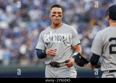 Kansas City, Missouri, États-Unis. 9 octobre 2024. Aaron Judge (99), joueur du centre des Yankees de New York, lors du troisième match de la American League Division Series au Kauffman Stadium de Kansas City, Missouri. David Smith/CSM/Alamy Live News Banque D'Images