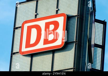 DB Deutsche Bahn logo Sign Berlin Allemagne Banque D'Images