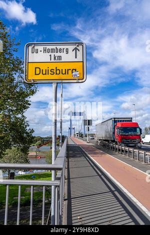 Le pont Friedrich Ebert sur le Rhin entre Ruhrort et Homberg, Duisburg, NRW, Allemagne, Banque D'Images