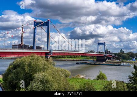 Le pont Friedrich Ebert sur le Rhin entre Ruhort et Homberg, Duisburg, NRW, Allemagne, Banque D'Images