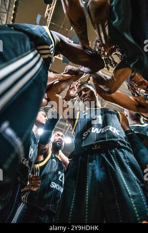 Villeurbanne, France. 10 octobre 2024. LDLC Asvel Villeurbanne lors du match de basket-ball de Turkish Airlines EuroLeague entre LDLC ASVEL et Virtus Segafredo Bologne le 10 octobre 2024 à Astroballe à Villeurbanne, France - photo Cyril lestage/DPPI crédit : DPPI Media/Alamy Live News Banque D'Images