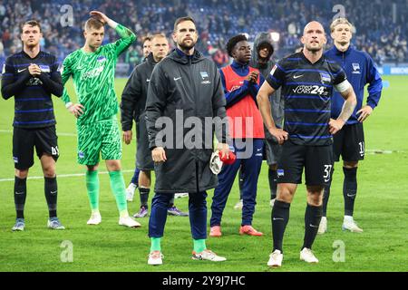 Gelsenkirchen, Deutschland. 05 octobre 2024. 2. Bundesliga - FC Schalke 04 - Hertha BSC Berlin AM 05.10.2024 in der Veltins-Arena auf Schalke Enttäuschte Herthaner, u.a. mit Toni Leistner (Hertha 37) Foto : osnapix DFL Regulations interdit toute utilisation de photographies comme séquences d'images et/ou quasi-vidéo crédit : dpa/Alamy Live News Banque D'Images