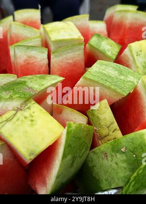 Foire de pique-nique Potluck lors d'une fête de quartier à Berkeley, Californie. Banque D'Images