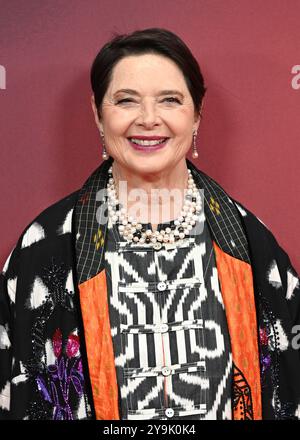 LONDRES, ROYAUME-UNI. 10 octobre 2024. Isabella Rossellini assiste au Gala Headline 'Conclave' - 68ème BFI London film Festival à Londres, Royaume-Uni. (Photo de 李世惠/Voir Li/Picture Capital) crédit : Voir Li/Picture Capital/Alamy Live News Banque D'Images