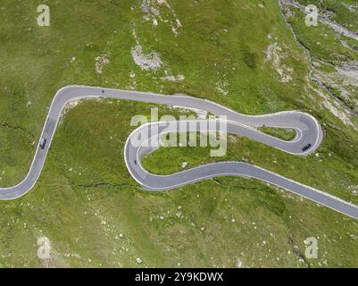 Paysage au col de Furka, photo drone. Col alpin entre le canton d'Uri et le canton du Valais. Realp, Canton Uri, Suisse, Europe Banque D'Images