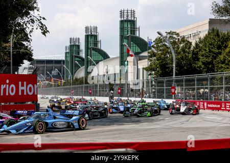 Le pilote de LA SÉRIE NTT INDYCAR, (personnes), voyage à travers les virages lors d'une séance d'entraînement pour les concessionnaires Honda de l'Ontario Indy Toronto à Streets of Tor Banque D'Images