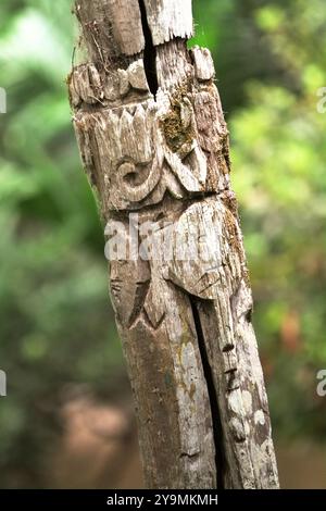 Un totem dans le village de Nanga Raun, Kalis, Kapuas Hulu, Kalimantan occidental, Indonésie. Banque D'Images