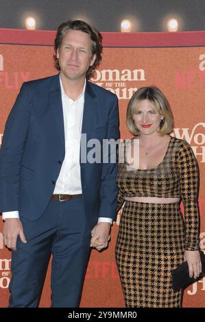 CA. 10 octobre 2024. Valerie Chaney, Pete Holmes aux arrivées pour la première de LA FEMME DE L'HEURE, The Egyptian Theatre Hollywood, Los Angeles, CA, 10 octobre 2024. Crédit : Elizabeth Goodenough/Everett Collection/Alamy Live News Banque D'Images