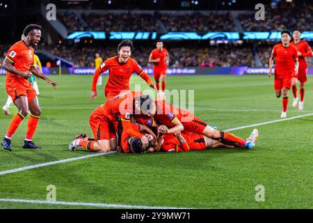 Adélaïde, Australie, 10 octobre 2024. Team China célèbre un but lors du match du troisième tour des qualifications de l'AFC de la Coupe du monde de la FIFA 2026 entre l'Australie et la Chine PR à l'Adelaide Oval le 10 octobre 2024 à Adélaïde, en Australie. Crédit : Santanu Banik/Speed Media/Alamy Live News Banque D'Images