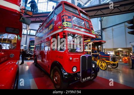 1950 AEC RT, bus à impériale de Londres, London transport Museum, Covent Garden, Londres, Angleterre. Banque D'Images