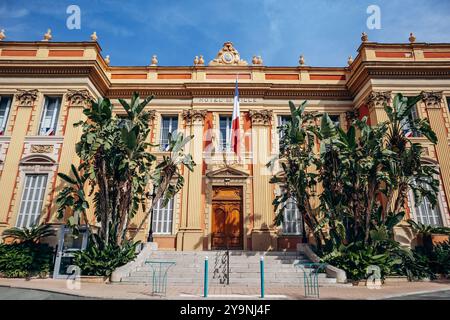 La belle façade historique de la mairie de Menton Banque D'Images