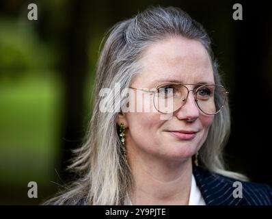 LA HAYE - Fleur Agema, ministre de la santé, du bien-être et des Sports, arrive au Catshuis pour le conseil des ministres. L'équipe ministérielle se réunit chaque semaine au Catshuis. ANP REMKO DE WAAL pays-bas Out - belgique Out Banque D'Images