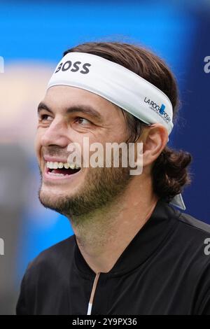 Shanghai, Chine. 11 octobre 2024. Taylor Fritz réagit lors du match de quart de finale masculin entre Taylor Fritz, des États-Unis, et David Goffin, de Belgique, au tournoi ATP World Tour Shanghai Masters à Shanghai, dans l'est de la Chine, 11 octobre 2024. Crédit : Xu Yanan/Xinhua/Alamy Live News Banque D'Images