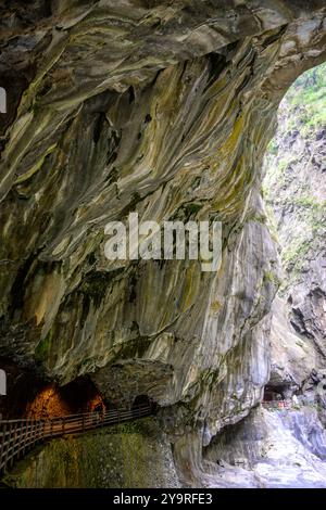 Tunnel de neuf virages dans le parc national de Taroko à Xiulin, Hualien, Taiwan Banque D'Images