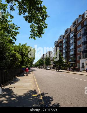 Londres - 06 15 2022 : vue sur Sloane St. Banque D'Images