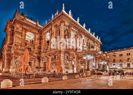 BUDAPEST, HONGRIE-Mai 05,2016 : Hungarian State Opera House est un opéra néo-Renaissance situé dans le centre de Budapest. Banque D'Images