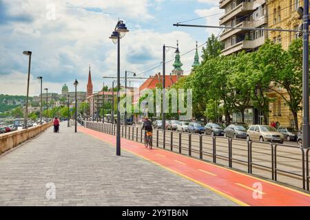 Belle vue urbaine de paysage de la Budapest, rue, live Apartament's gens sur la rue Hongrie. Banque D'Images