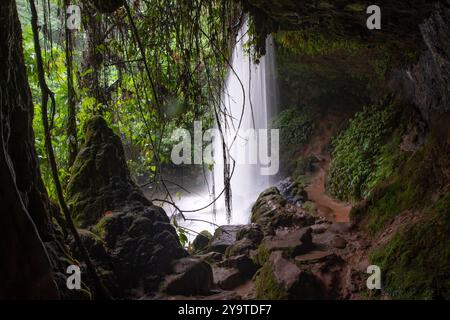 Chutes d'eau de Nyakasura - Fort Portal - Ouganda Banque D'Images