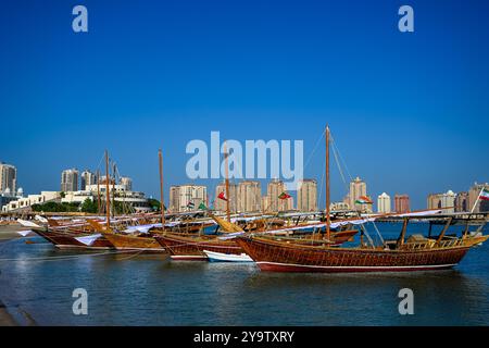 Doha, Qatar - 30 novembre 2023 : Festival traditionnel de bateau de boutre Katara Beach Qatar Banque D'Images