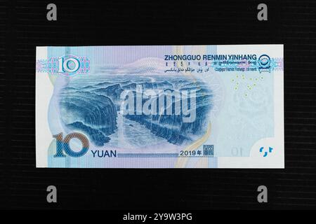 Le verso du billet de banque China 10 yuans offre une vue sur les trois Gorges et le fleuve Yangtsé. Banque D'Images