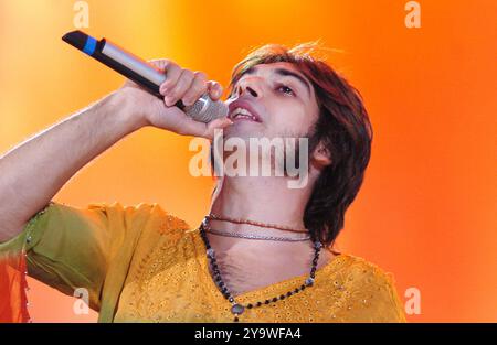 Vérone Italie 10/06/2005 : Francesco Sarcina chanteur du groupe de rock italien le Vibrazioni, lors de l'émission musicale "Festivalbar 2005" Banque D'Images