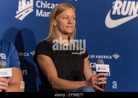 Chicago, États-Unis. 11 octobre 2024. Chicago, États-Unis, 11 octobre 2024 : Susana Scaroni, États-Unis, est vue lors de la conférence de presse du marathon de Chicago le vendredi 11 octobre 2024 au Hilton Chicago, Chicago, États-Unis. (PAS D'USAGE COMMERCIAL) (Shaina Benhiyoun/SPP) crédit : SPP Sport Press photo. /Alamy Live News Banque D'Images