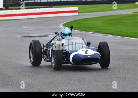 Nicholas Topliss, Cooper-Climax T53 lowline, Richmond et Gordon Trophies, vingt-cinq minutes de course, dans de mauvaises conditions de pluie et d'averses, pour Banque D'Images