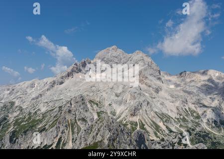 Sommet du mont Triglav, Alpes juliennes, Slovénie. Vue depuis le mont Tosc. Banque D'Images