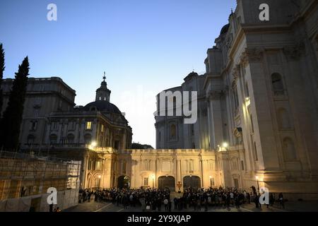 **NON LIBRI** Italie, Rome, Vatican, 2024/10/11.le pape François assiste à une prière de veillée œcuménique à l'extérieur de la salle Paul VI où se déroule la 16ème Assemblée générale du Synode des évêques, au Vatican . Photographie des MÉDIAS DU VATICAN / photo de presse catholique Banque D'Images