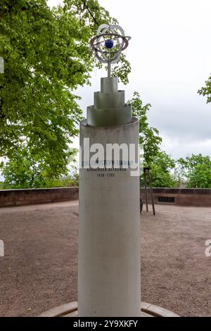 NUREMBERG, ALLEMAGNE - 18 MAI 2024 : Monument à Georg Christoph Eimmart, astronome de Nuremberg sur le territoire Château de Nuremberg Banque D'Images