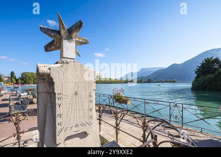France, haute-Savoie, Annecy, les rives du lac d'Annecy, cadran solaire multiple appelé polyorénome gnomon développé en 1874 par le frère Arsène (1808-1879), moine capucin d'Annecy Banque D'Images
