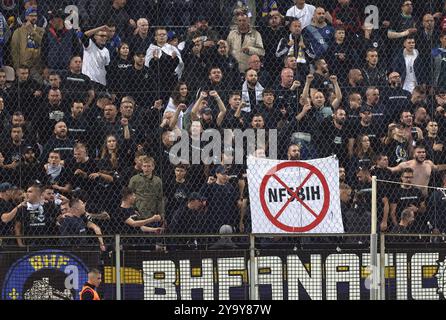 Zenica, Bosnie-Herzégovine . 11 octobre 2024. Les fans encouragent les gradins lors de la phase de l'UEFA Nations League, match de la troisième journée entre la Bosnie-Herzégovine et l'Allemagne au Stadion Bilino Polje à Zenica, Bosnie-Herzégovine, le 11 octobre 2024. Photo : Armin Durgut/PIXSELL crédit : Pixsell/Alamy Live News Banque D'Images