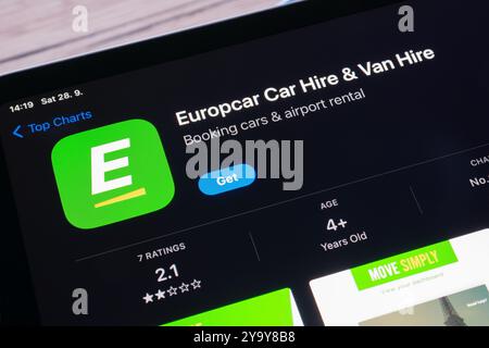 OSTRAVA, TCHÉQUIE - 28 SEPTEMBRE 2024 : App Store avec l'application mobile de la société de location de voitures Europcar Banque D'Images