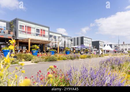 France, Finistère, Brest, les restaurants des quais du port de plaisance Banque D'Images