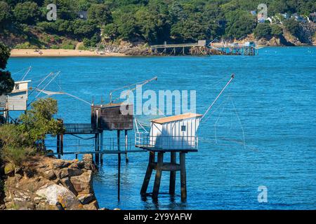 France, Loire Atlantique, Saint-Nazaire, cabanes de pêche le long du sentier côtier de randonnée longue distance GR 34 ou chemin des douaniers Banque D'Images