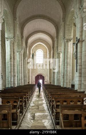 France, Vendée, Nieul sur l'Autise, abbaye royale Saint-Vincent fondée en 1069, abrite le tombeau d'Aénor de Châtelleraut, mère d'Aliénor d'Aquitaine, l'église abbatiale dont les murs s'écartent Banque D'Images