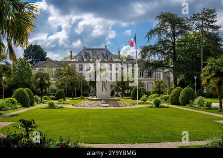 France, Vendée, la Roche-sur-Yon, le jardin de la préfecture et la préfecture (1818) Banque D'Images