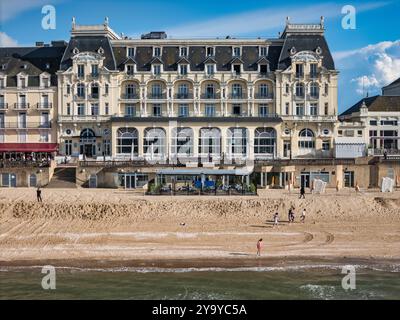 France, Calvados, Cabourg, le Grand Hôtel (vue aérienne) Banque D'Images