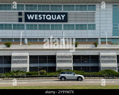 Southampton, Hampshire, Royaume-Uni, septembre 01 2024 boutiques et points de vente au Westquay Shopping Centre Banque D'Images