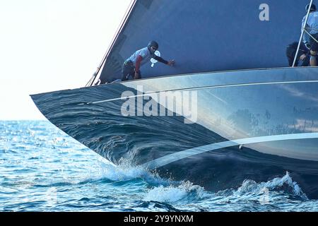 2024 America's Cup - Barcelone, Espagne J-Class Race : jour des courses pour les reines de la mer : bowman a un emploi de tuf, Banque D'Images