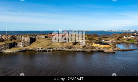 Forteresse Suomenlinna à Helsinki - porte du Roi. Il s'agissait de mortiers russes côtiers et de forteresse qui ont été utilisés pendant la guerre russo-japonaise et la première Guerre mondiale Banque D'Images