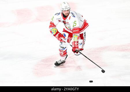 Eishockey DEL2 - 24/25 - 10. Spieltag : Krefeld Pinguine vs Eispiraten Crimmitschau AM 11.10.2024 in der Yayla Arena in Krefeld Crimmitschaus lois Spitzner (Nr.45) Foto : osnapix Banque D'Images