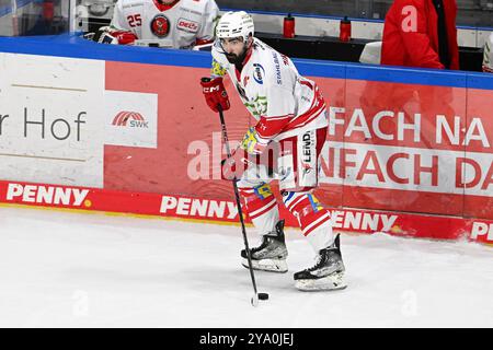 Eishockey DEL2 - 24/25 - 10. Spieltag : Krefeld Pinguine vs Eispiraten Crimmitschau AM 11.10.2024 in der Yayla Arena in Krefeld Crimmitschaus Ladislav Zikmund (Nr.17) Foto : osnapix Banque D'Images