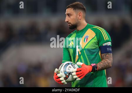 Rome, Italie. 10 octobre 2024. Gianluigi Donnarumma d'Italie lors du match de l'UEFA Nations League au Stadio Olimpico, Rome. Le crédit photo devrait se lire : Jonathan Moscrop/Sportimage crédit : Sportimage Ltd/Alamy Live News Banque D'Images
