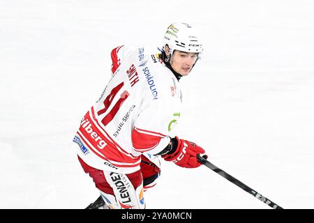 Eishockey DEL2 - 24/25 - 10. Spieltag : Krefeld Pinguine vs Eispiraten Crimmitschau AM 11.10.2024 in der Yayla Arena in Krefeld Crimmitschaus Colin Smith (Nr.41) Foto : osnapix Banque D'Images