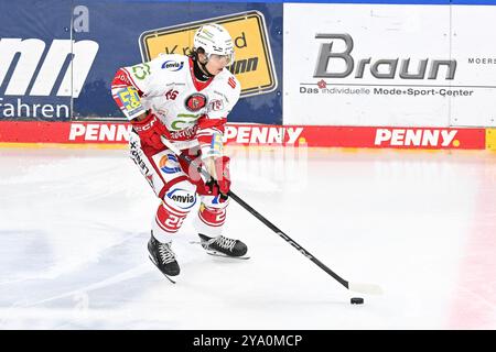 Eishockey DEL2 - 24/25 - 10. Spieltag : Krefeld Pinguine vs Eispiraten Crimmitschau AM 11.10.2024 in der Yayla Arena in Krefeld Crimmitschaus Lukas Wagner (Nr.26) Foto : osnapix Banque D'Images