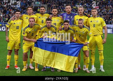 Poznan, Pologne. 11 octobre 2024. Les joueurs de l'équipe nationale d'Ukraine posent pour une photo de groupe avant le match de la Ligue des Nations de l'UEFA Ukraine - Géorgie au stade de Poznan à Poznan, en Pologne. Crédit : Oleksandr Prykhodko/Alamy Live News Banque D'Images